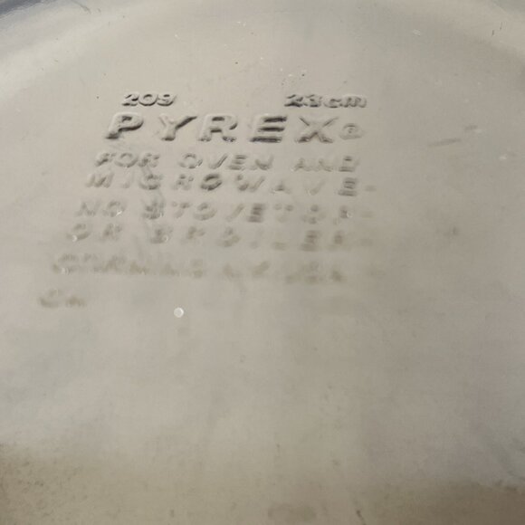 PYREX #209 Pie Pan Plate Dish 9" AMBER Glass ~Made in USA - Picture 6 of 7